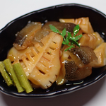 たけのこと鰊の煮物・ふきと木の芽を添えて