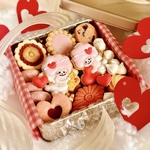 【バレンタイン 限定 ギフト】どきどきハートいっぱいのいちご クッキー缶