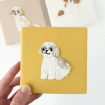 小さな刺繍パネル《シーズー/マスタード》