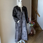 【Sale30%off】モノトーンの韓国産大島紬の未使用反物から作ったＶネックワンピース　ジャンパースカート　着物リメイク