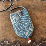amulet* 藍染*古布*お守りネックレス*手織り*和*水晶*淡水パール*天然石