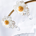 〝やさしさの花かんざし〟2way　ドライフラワー　ホワイト　お花　揺れる　イヤリング　ピアス　チェコビーズ　チェコガラス　春　アクセサリー　雫　
