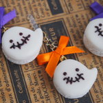 ハロウィンおばけマカロンのスマホピアス/ストラップ/ネックレス