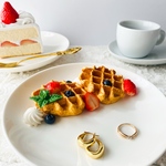《送料無料》ワッフルアクセサリートレイ　食品サンプル　フェイクスイーツ　デザートプレート