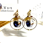 夜空の りんご ピアス イヤリング / ハンドメイド カラービーズ 果物モチーフ アップル スワロフスキー サージカルステンレス 黒 青
