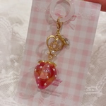 うるちゅるいちごのプリンセスめじるしチャーム