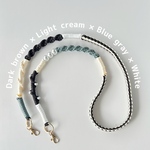 #47【パールデザイン】パラコードスマホショルダー／スマホストラップ／Dark brown × Light cream × Blue gray × White