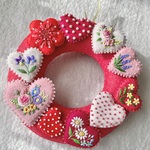 フェルトと刺繍のバレンタインリース11