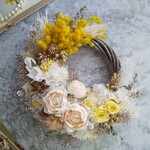  Jolie botanique＜Élégance Mimosa＞＊春リース＊ミモザ＊ハーフリース＊フラワーリース＊ビタミンカラー＊紫陽花＊プリザーブドフラワー＊結婚祝い＊ミモザリース＊母の日