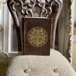 ミニチュア本「The Hermetic Book」 1/6または1/12サイズ