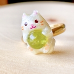 黄色猫さん(UVカラーチェンジ )　ペリドット リング