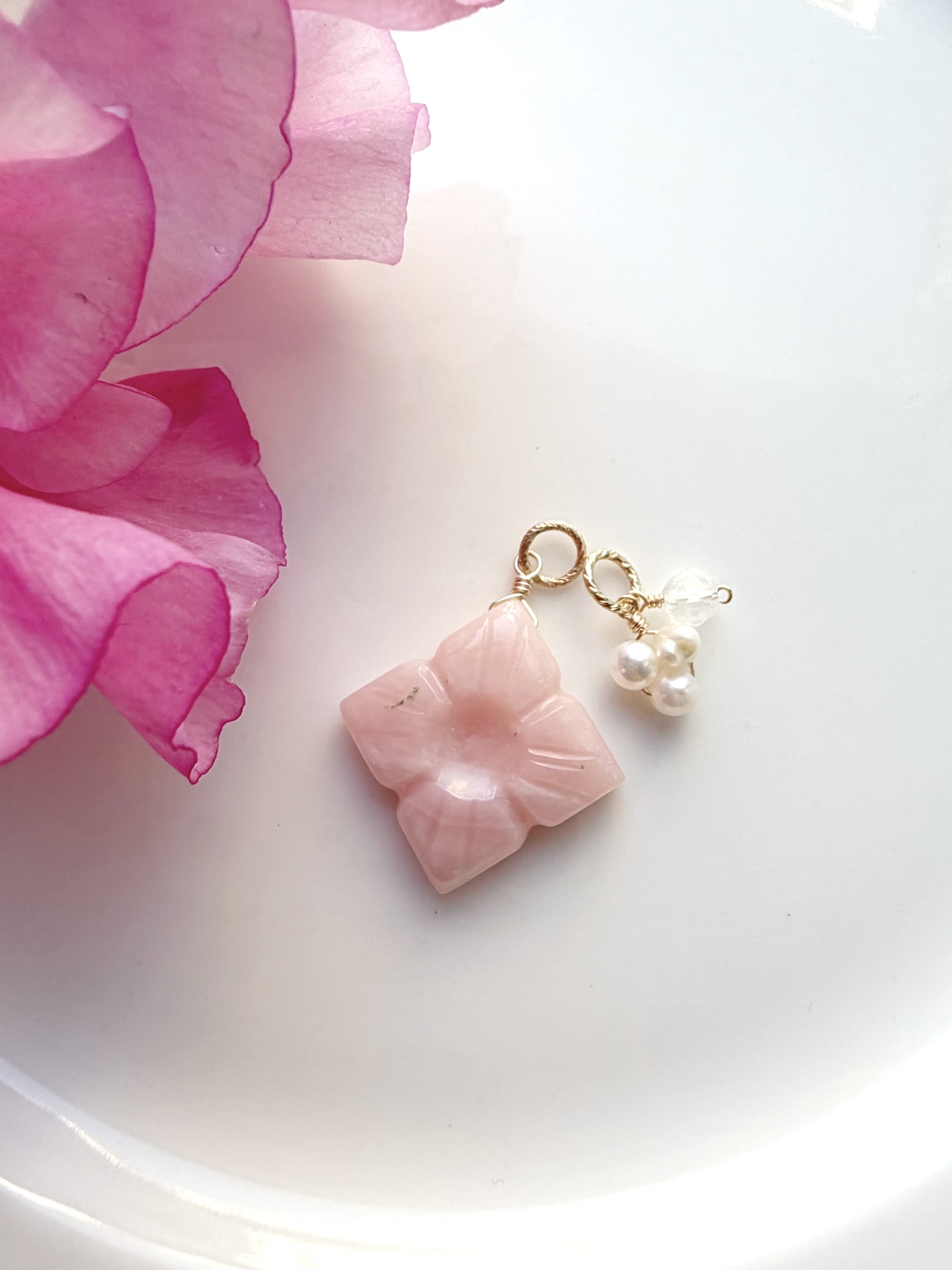 14KGF カランコエカットピンクオパール  淡水パール×水晶 ネックレスチャーム 2点セット