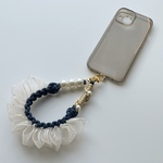 〔 Chic & Frill 〕スマホハンドストラップ　大人可愛い シンプル　サンドベージュ　パール　上品　ゴールド　かわいい　大人　ネイビー
