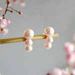 【甘くなりすぎない】桜ピンクパールピアス 2026トレンドカラー 大人の耳元　普段にも 入学式にも　春ピアス