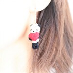 小さなハートパンダのピアス（レッド）