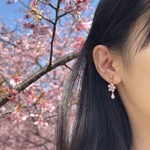 お花見に着けたい🌸小ぶりな桜／可愛らしいサイズの揺れる桜ピアス・イヤリング　ピンク　桜　春　やわらかピンク　華やか　彩る