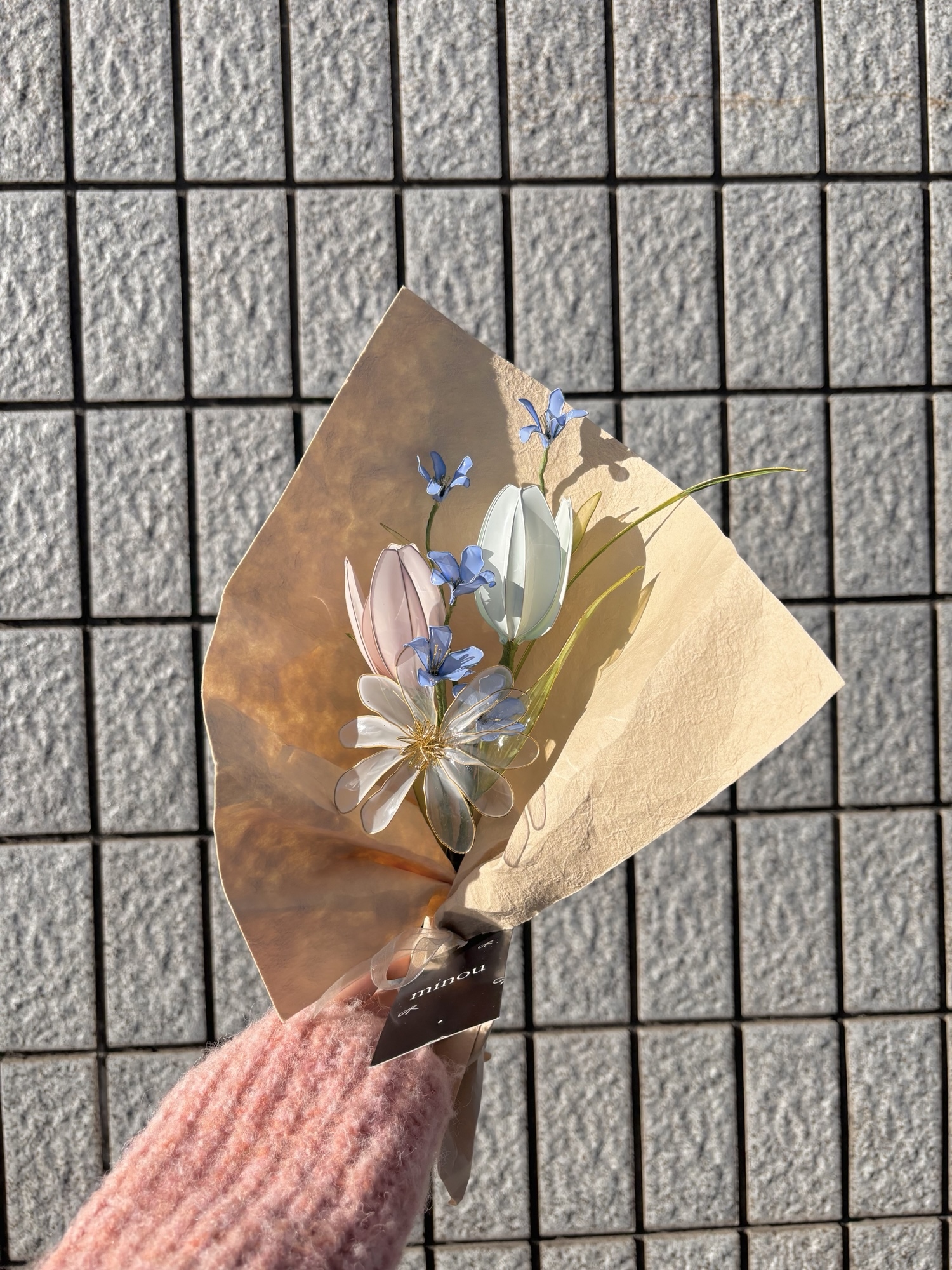 透け感くすみカラーの小さなブーケ｜ディップフラワー 枯れない花