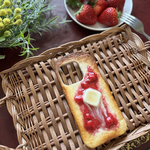 🌳森のベリージャムとバタートーストのスマホケース