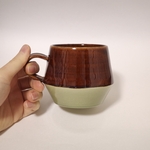 茶色と緑色のコーヒーカップ《人気No.1》 / マグカップ / 陶器