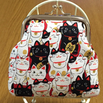 招きねこ柄がま口財布