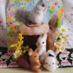 動物たちと春の切り株　　送料無料
