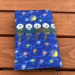 文庫本用ブックカバー★ラッコ⭐︎昆布のお布団で仲良くおやすみ