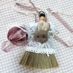 【ご予約品】うさちゃんミニ箒　ミニ箒　アンティークインテリア　キッズ　こども　子供　うさぎ　ネザーランドドワーフ　ドイツ製モヘア　ミニホウキ　ミニほうき