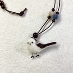 小さなエナガの羊毛フェルトのネックレス🐧（9620-shibata様ご予約済みです）