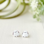 シマエナガさん　幸運をもたらす鳥　ピアス　イヤリング　プレゼントにも。遊びごころ