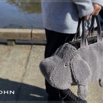 SIOCO✴︎8号帆布 ダークグレーボア・ドッグトートバッグ 《JOHNジョン》濃グレータイプ・動物立体バッグ 犬バッグ　dogBag ワンコ　犬　ファーバッグ　ファー素材　もこもこ　ウール100%