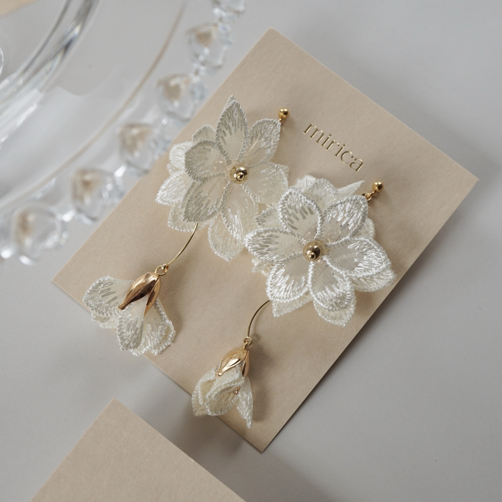 No.28 ( pierce / earring ) lace flower 白 フラワー レース