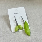 【フェイクフードピアス】枝豆のピアス(イヤリング)  ミニチュアフード  アシンメトリー　食品サンプル　個性派アクセサリー