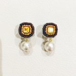ビーズ刺繍ピアス
