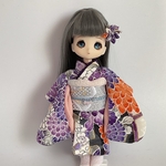 No.764 オビツ11振袖　白地に季節の花