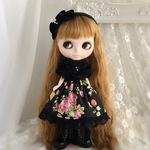 [再販]ブライス　プーリップサイズ　ファーケープ付きワンピースセット　黒×花柄