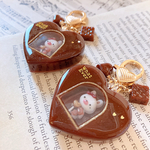 【𝙷𝚎𝚊𝚛𝚝 𝚒𝚗 𝙲𝚑𝚘𝚌𝚘𝚕𝚊𝚝𝚎】ミニチュア　レジンキーホルダー　うさぎちゃん