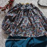 ベビー服　フリル襟のスモックブラウス　80サイズ　♥ママ用ヘアバンド付き