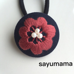 ☆刺繍☆くるみボタンのヘアゴム