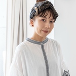 お花タイルイヤリング・ピアス　タイル　臙脂×白　　美濃焼　美濃焼タイルイヤリング　美濃焼ピアス　美濃焼きタイルイヤリング　美濃焼きタイルピアス　小粒イヤリング・小粒ピアス　フラワータイル　4個セット