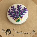 刺繍 くるみボタン ヘアゴムorブローチ　2個セット　ラベンダー