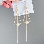 上品｜ゴールドロングチェーンと一粒コットンパール（ピアス/イヤリング） |結婚式やハレの日にもピッタリ|卒業式・入学式 オケージョン フォーマル ブライダル  ウエディング  冬 華やか  普段使い
