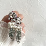 大ぶり✳︎パール＆ビーズジャラジャラ✳︎シルバースクエア✳︎ハンドメイドピアス✳︎イヤリング