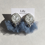 大ぶりピアス/ビーズ刺繍/水面/グレー/ブルー/うるうる/チュール/春 夏/個性的ピアス イヤリング
