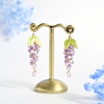 【紫】藤の花色を重ねた ビーズ ピアス/イヤリング