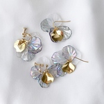 【再販】きれいめ　花びら　ピアス　イヤリング　キレイめ　ゴールド　ブルー　グレー　オーロラ　大人可愛い　すりガラス　金属アレルギー対応　アクセサリー 