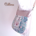 m様ご予約品♪　春の装いに　華やかで大人可愛い♡　しずく型ポシェット　ラミネート　くすみピンク　パッチワーク　ショルダー紐付　濃いめ麻いろショルダー紐
