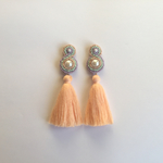 ビーズ刺繍タッセルピアス