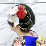 胡蝶蘭とマムの髪飾り 結婚式 成人式 卒業式に　髪かざり 造花 和装 和風 かすみ草 白 赤 花嫁