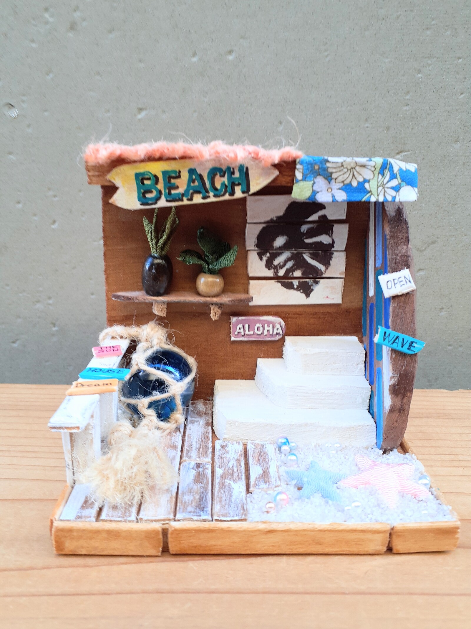 BEACH』ハワイアンハウス 木製 置物 インテリア ミニチュア 