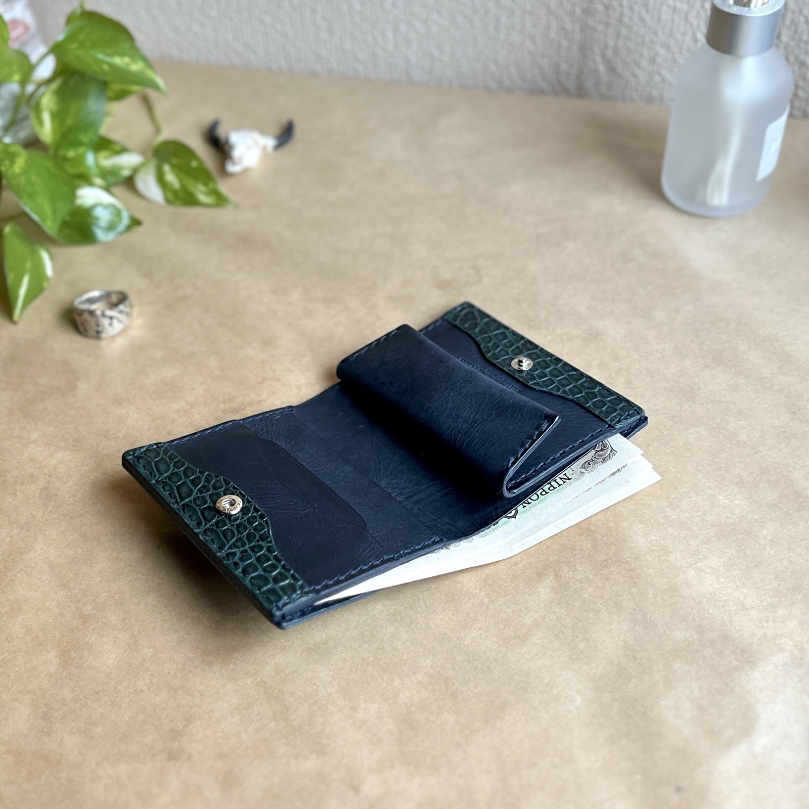 ストレートウォレット／ペトローリオ(クロコ型押し)レディース／メンズ　送料無料